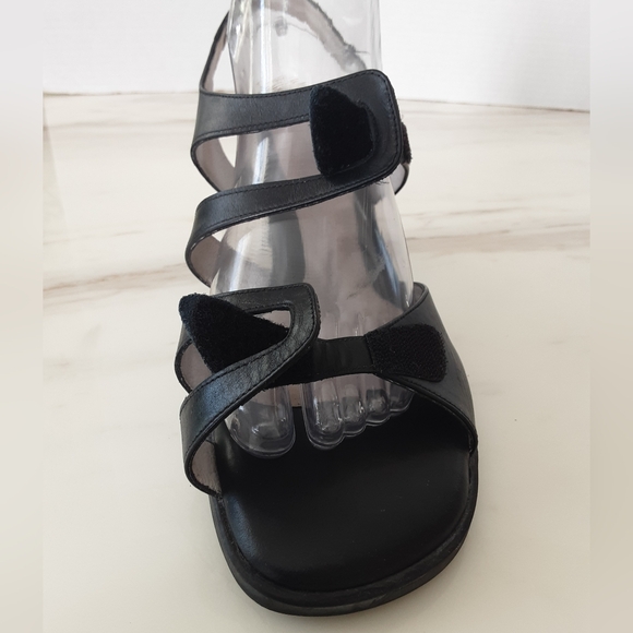 Beautifeel Black Leather Block Stack High Heel Caged Strappy Sandal Sz 10 - Picture 9 of 10